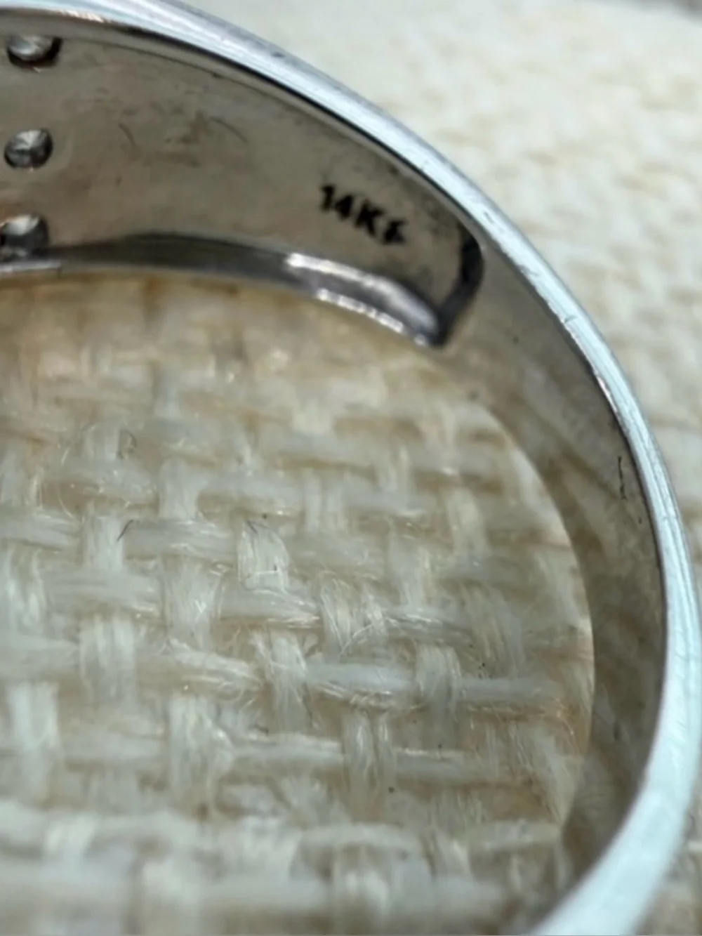14 kt white gold 1.08 ct genuine natural diamonds Triple Row Pave Ring